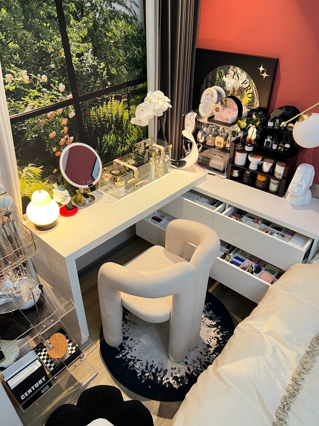 Modern Curved Accent Chair